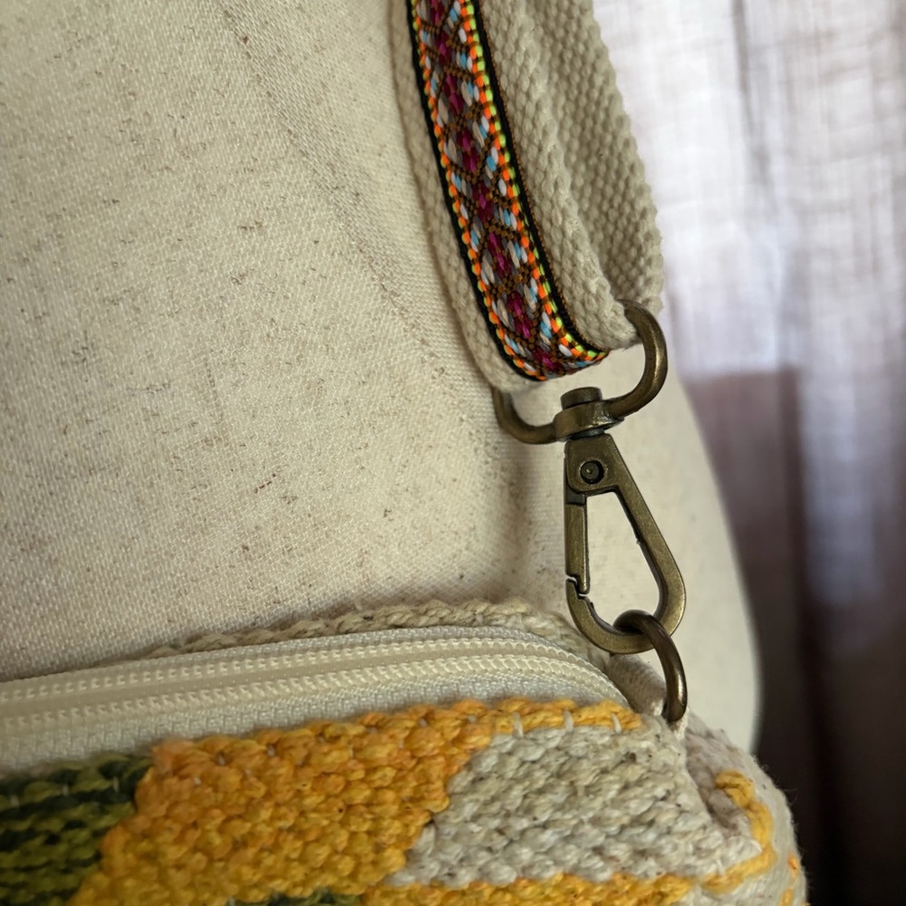Panache Apparel Aztec Tribal Western Woven Patterned Crossbody Purse - Picture 11 of 14